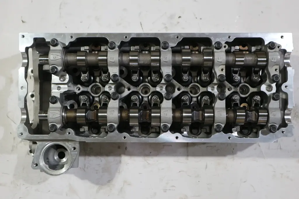 Isuzu 4JJ1 Cylinder Head assembly old type (without cam and rockers)
