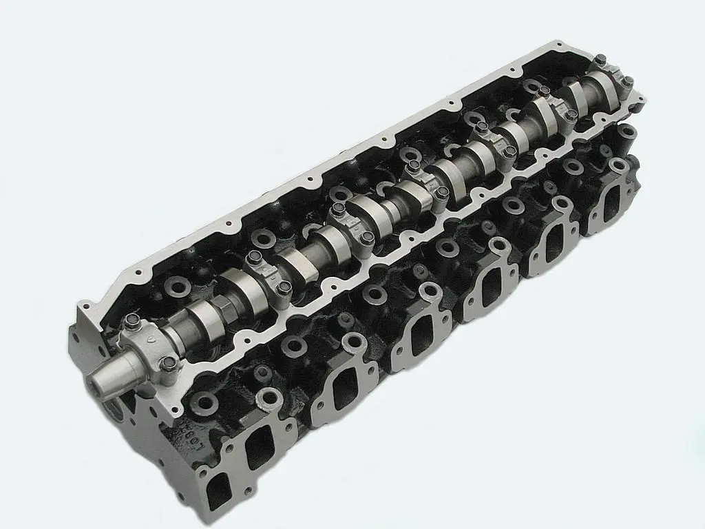 Toyota 1HZ cylinder head assembly