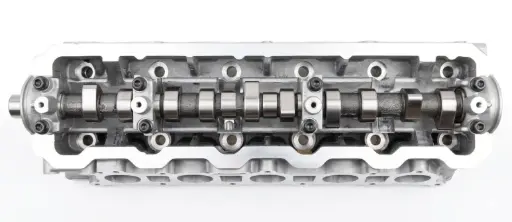 [17VWT4-A] Volkswagen Transporter T4 2.4L cylinder head semi assembly 908034
